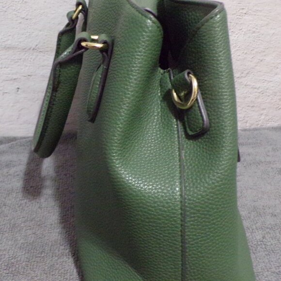 nanette lepore Avacado Green & Gold Trim Handbag w/Shoulder Strap & Zippers New - Picture 9 of 9